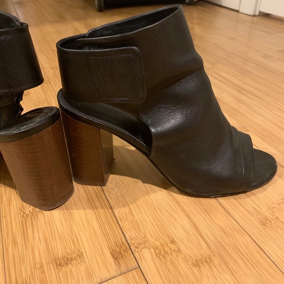 Vince Faye Peep Toe Booties, size 7 - Picture 7 of 7